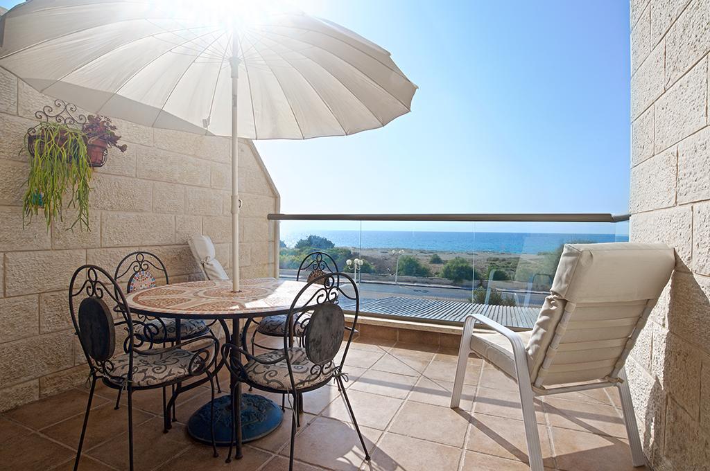 Nahariya Beachfront Buitenkant foto